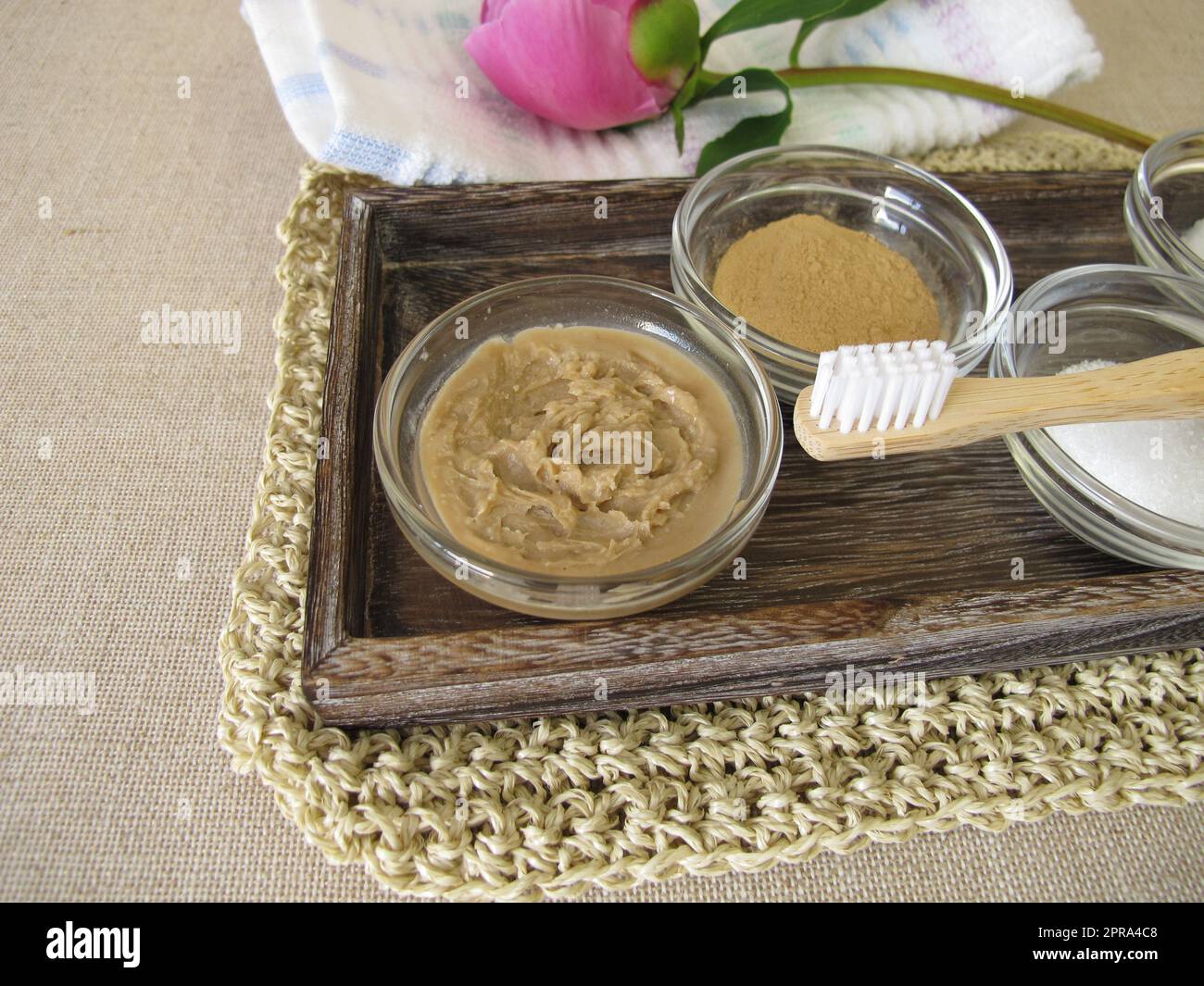 Toothpaste recipe hires stock photography and images Alamy