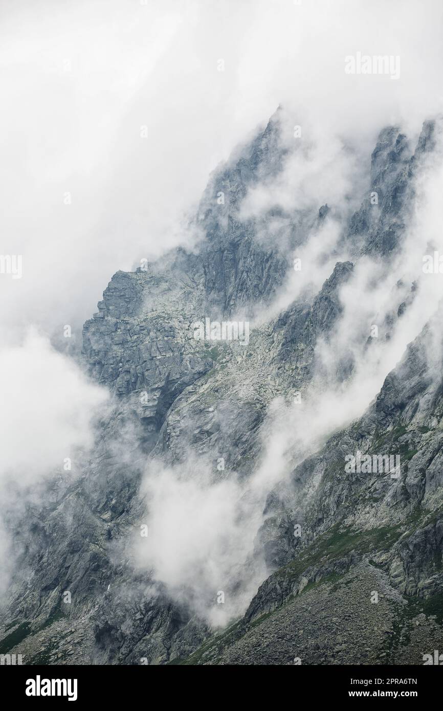Dramatic rocky mountain scene hi-res stock photography and images - Alamy