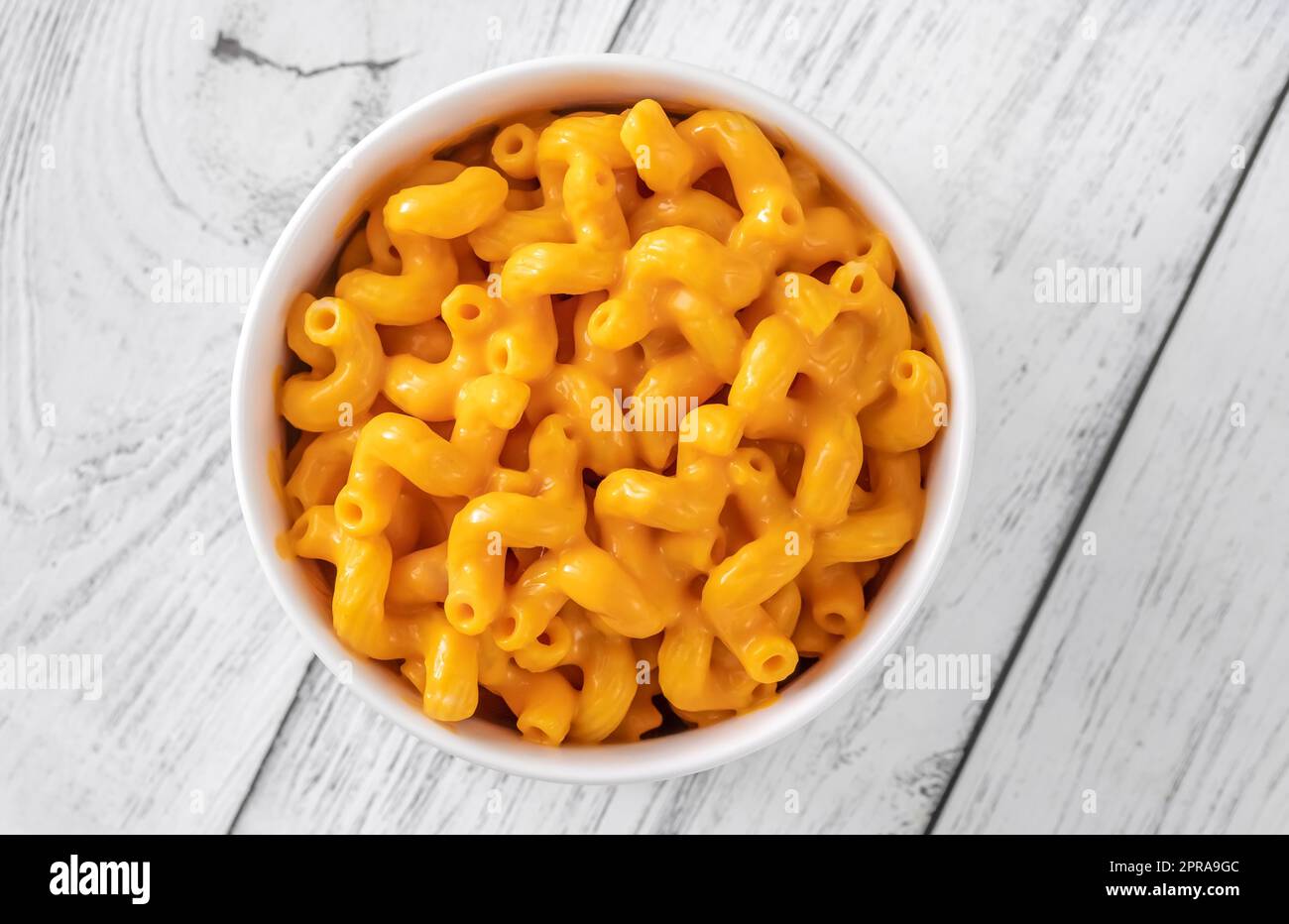 https://c8.alamy.com/comp/2PRA9GC/bowl-of-macaroni-and-cheese-2PRA9GC.jpg