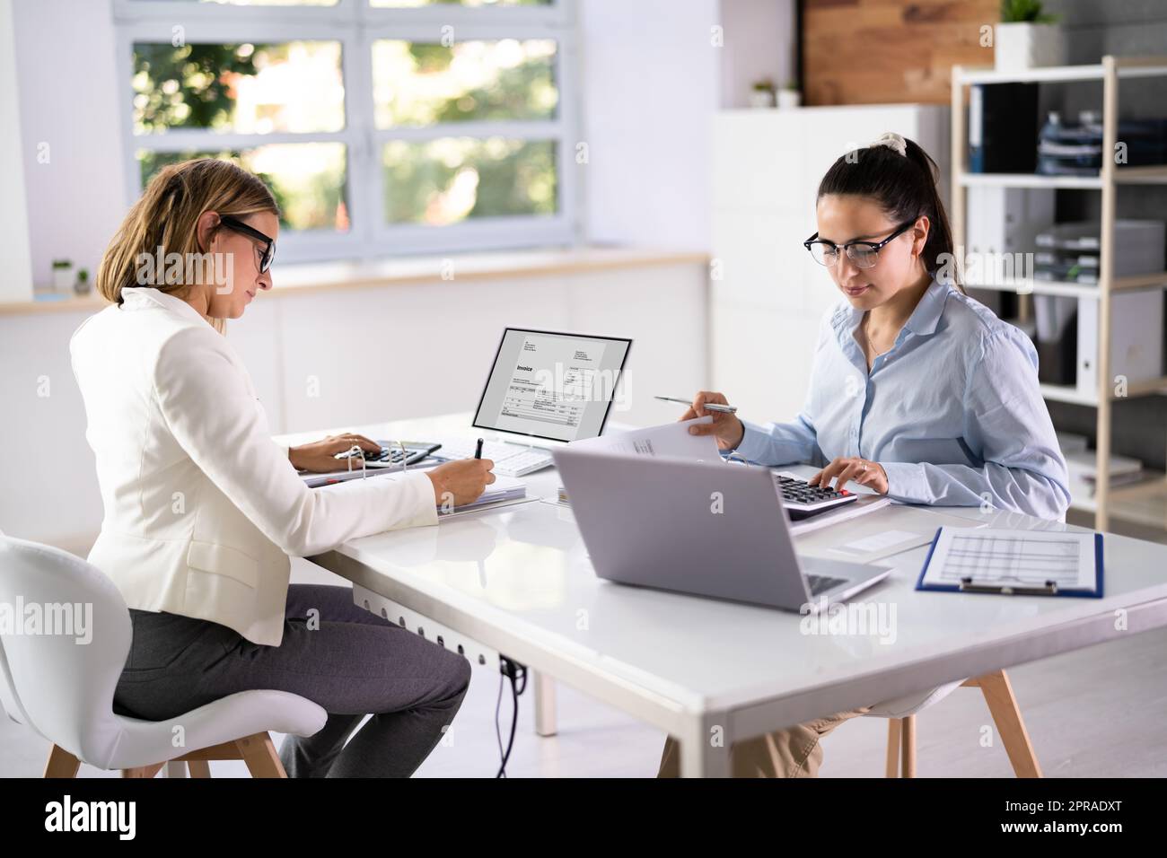 Tax Calculating Hi-res Stock Photography And Images - Alamy