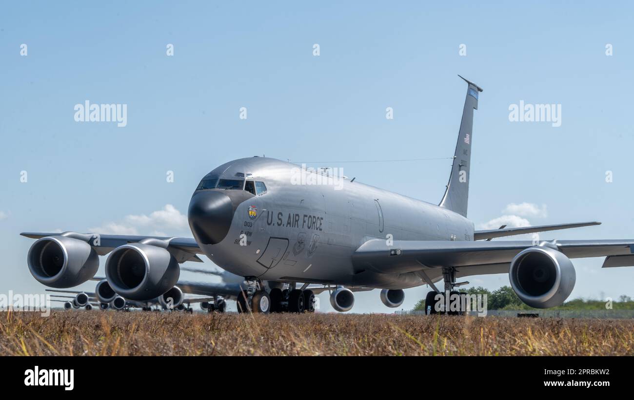 KC-135 Stratotanker aircraft assigned to the 6th and 927th Air Refueling Wings taxi in formation on the flight line April 26, 2023, at MacDill Air Force Base, Florida. Violent Storm proved the 6th ARW has the capability to project overwhelming air power in a short timeframe.(U.S. Air Force photo by Staff Sgt. Shannon Bowman) Stock Photo