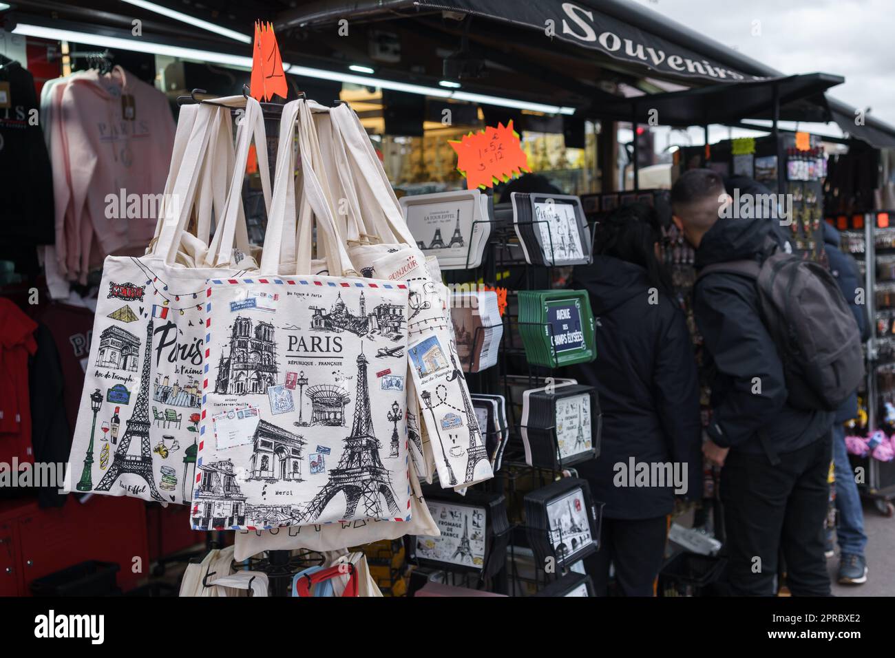 Shop bags paris hi-res stock photography and images - Alamy