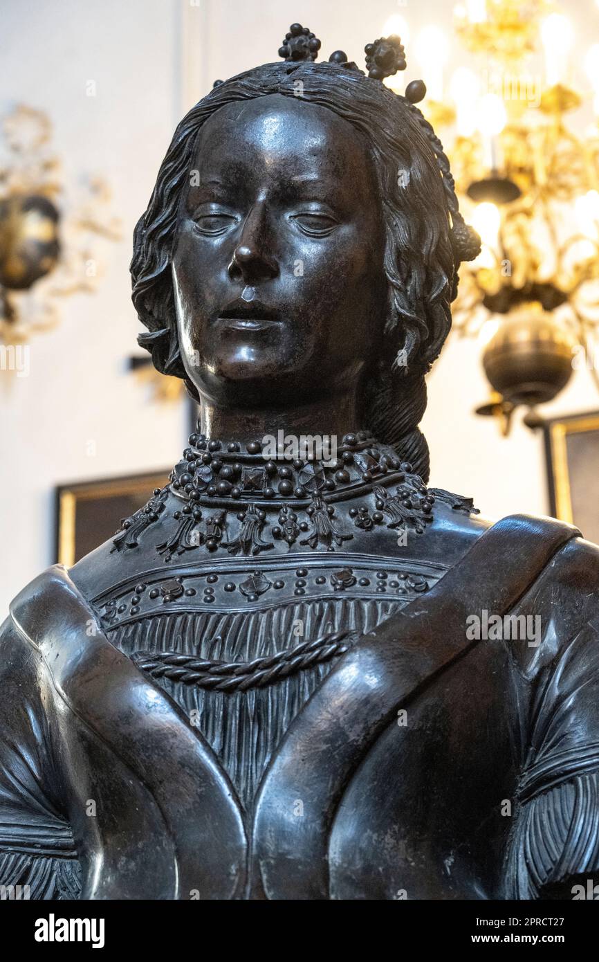 Elizabeth of Gorizia-Tyrol or Carinthia bronze statue at the Hofkirche