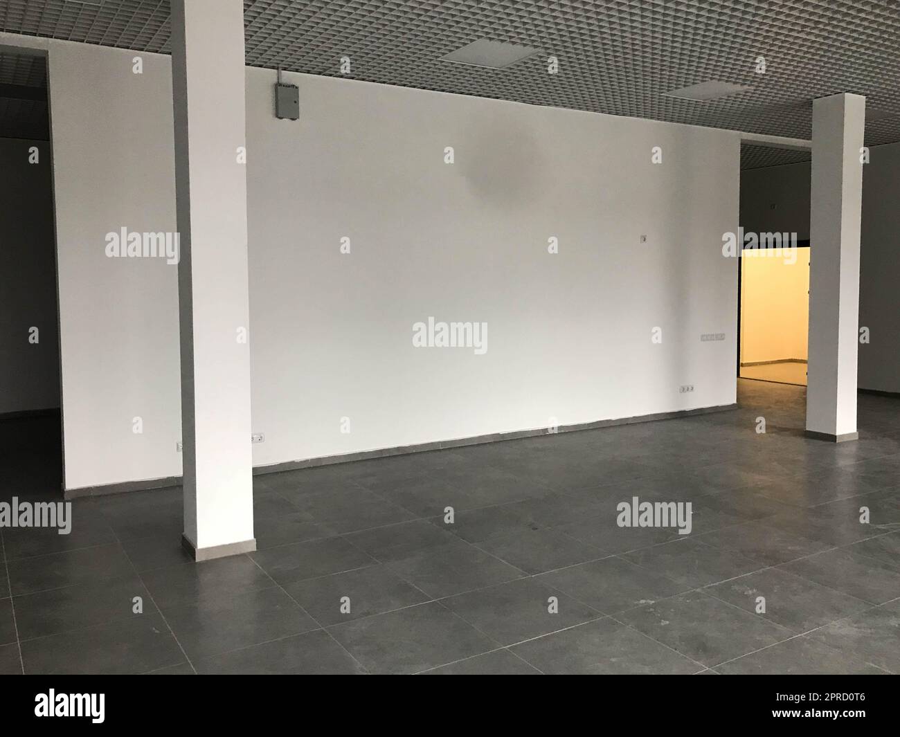 Empty office space hi-res stock photography and images - Alamy