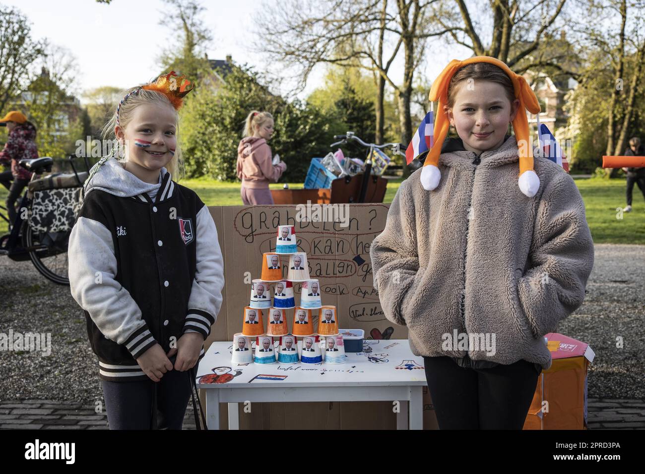 AMSTERDAM 27/04/2023, AMSTERDAM Children and their parents take