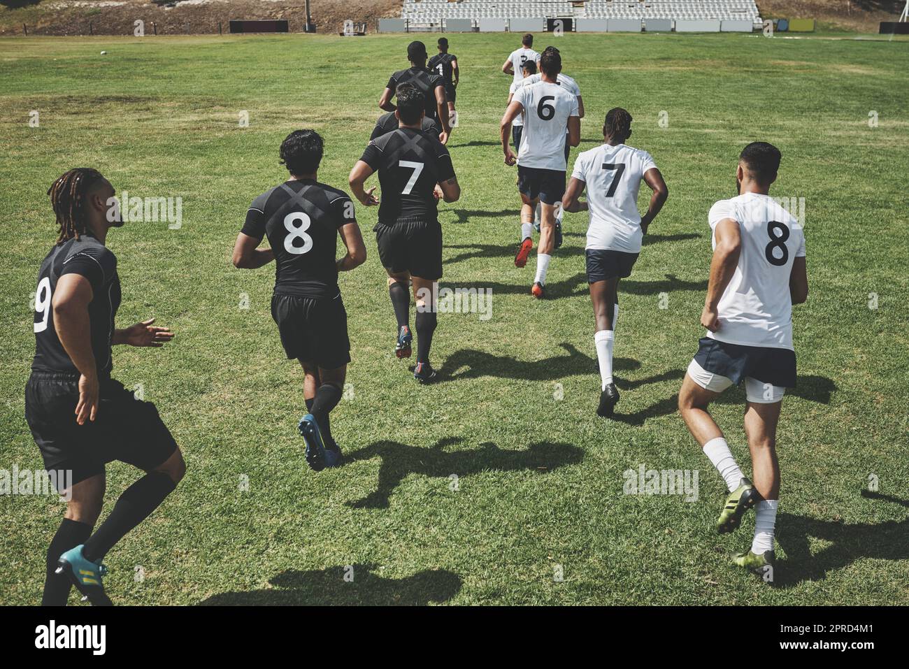 Playing Rugby Outside Rugby teams hi-res stock photography and images - Alamy