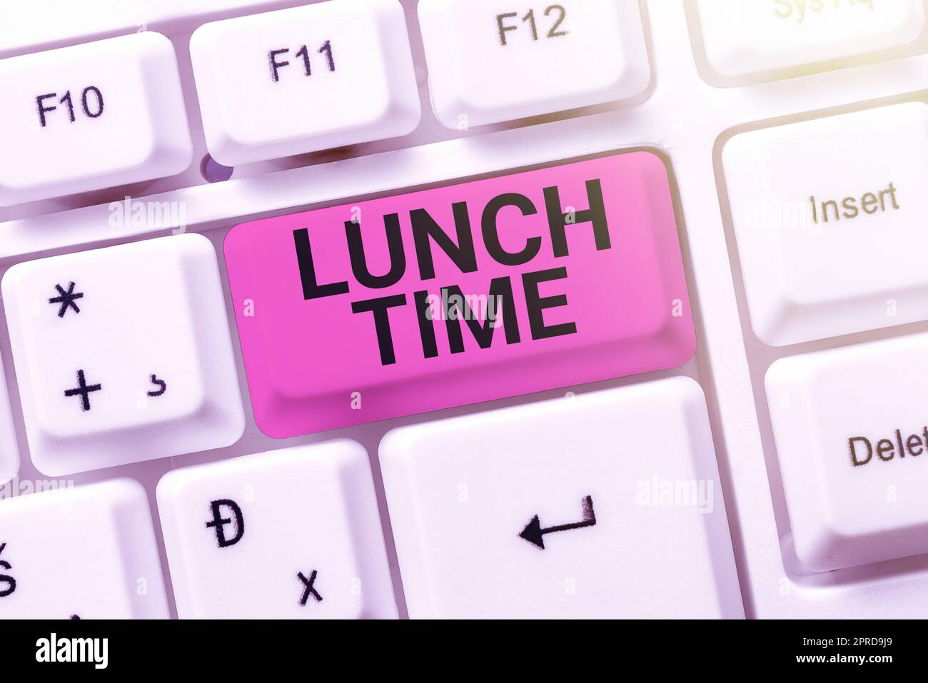 Hand writing sign Lunch Time. Business showcase Meal in the middle of the day after breakfast and before dinner -48605 Stock Photo