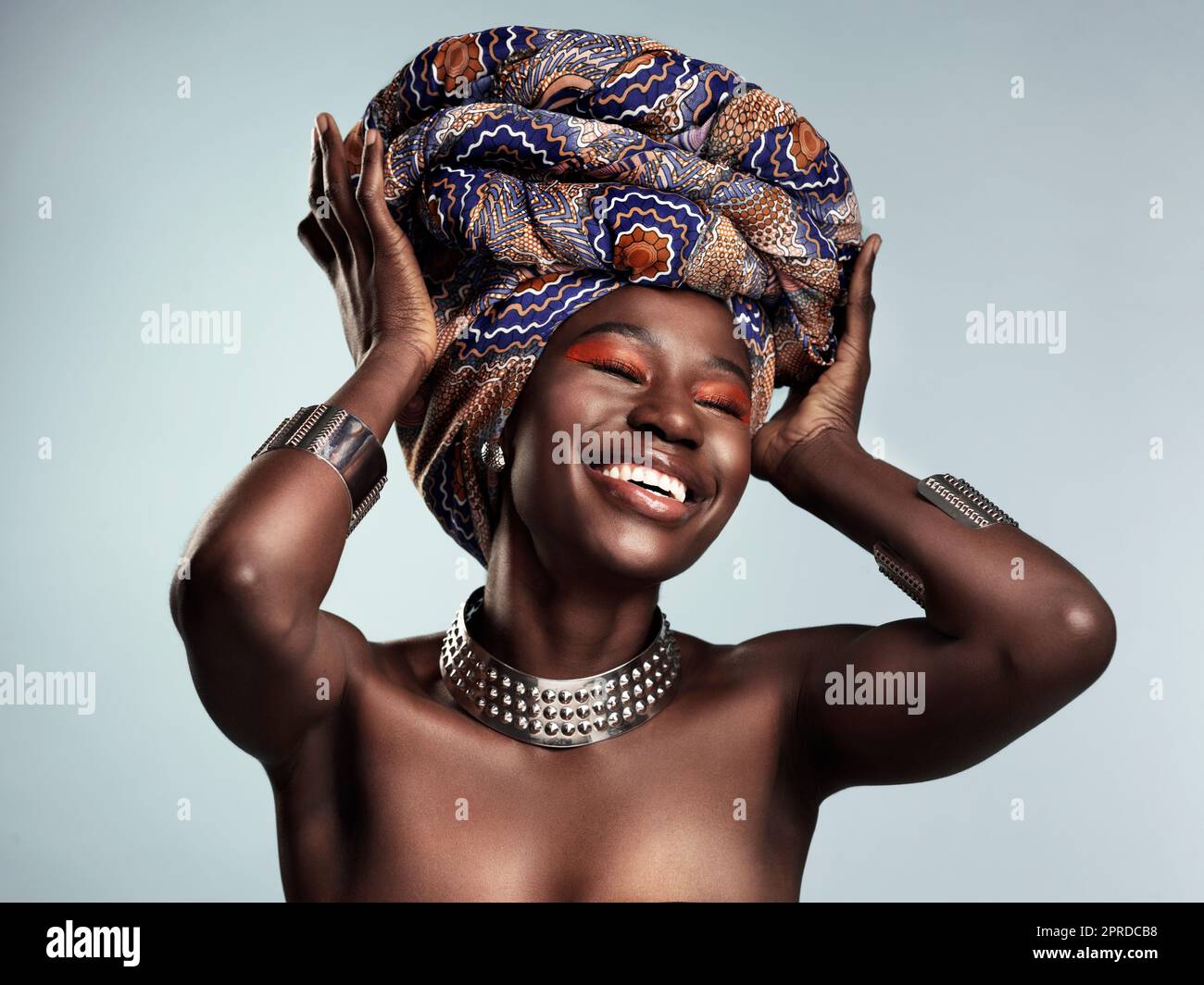 African head wrap hi-res stock photography and images - Alamy