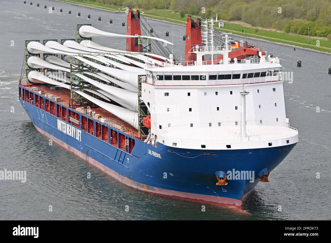 Heavy Load Carrier UHL FINESSE passing the Kiel Canal Stock Photo