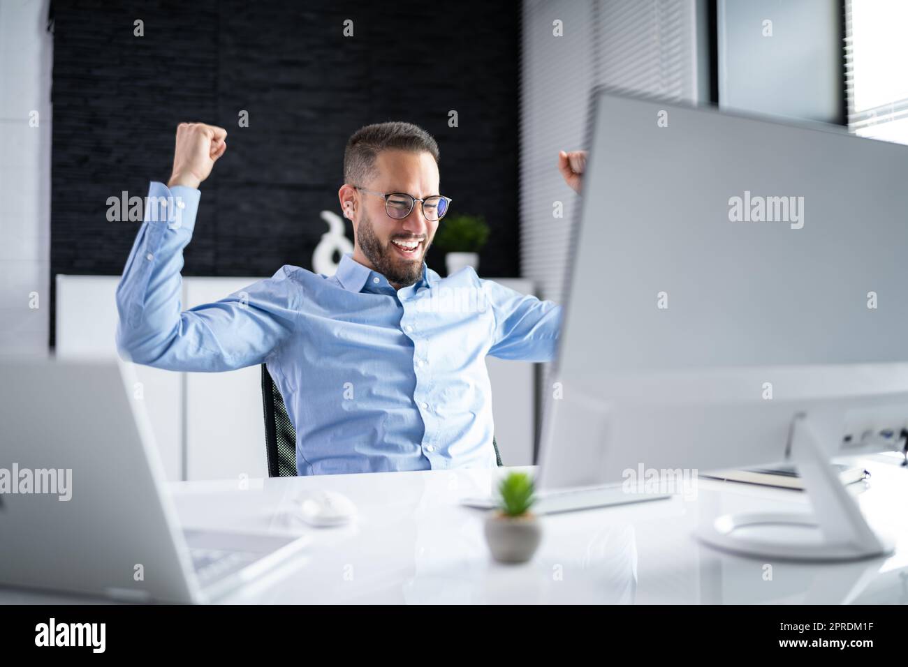 Headshot Portrait Of Smiling Ethnic Businessman In Office Stock Photo -  Download Image Now - iStock