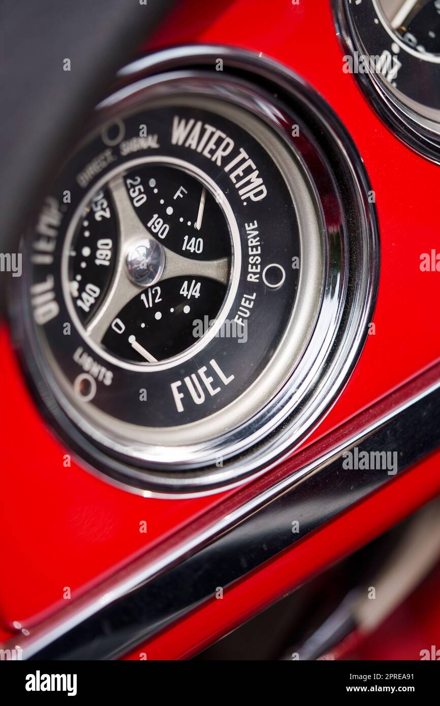 Car temperature gauge hot hires stock photography and images Alamy