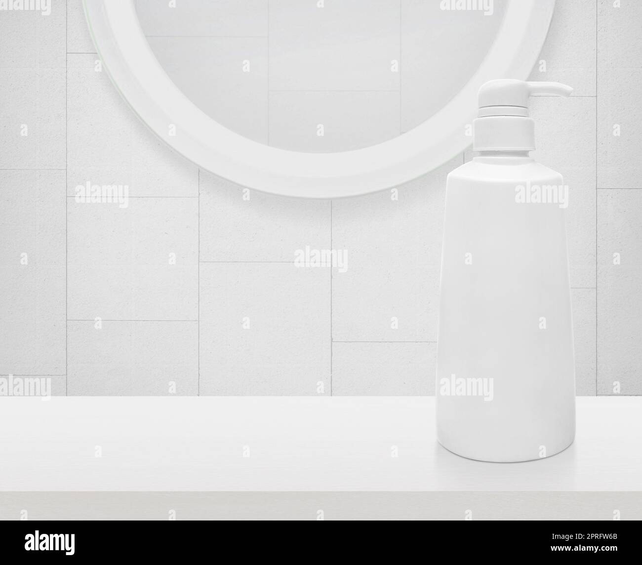 Bathroom amenities, shampoo mockup product Stock Photo Alamy