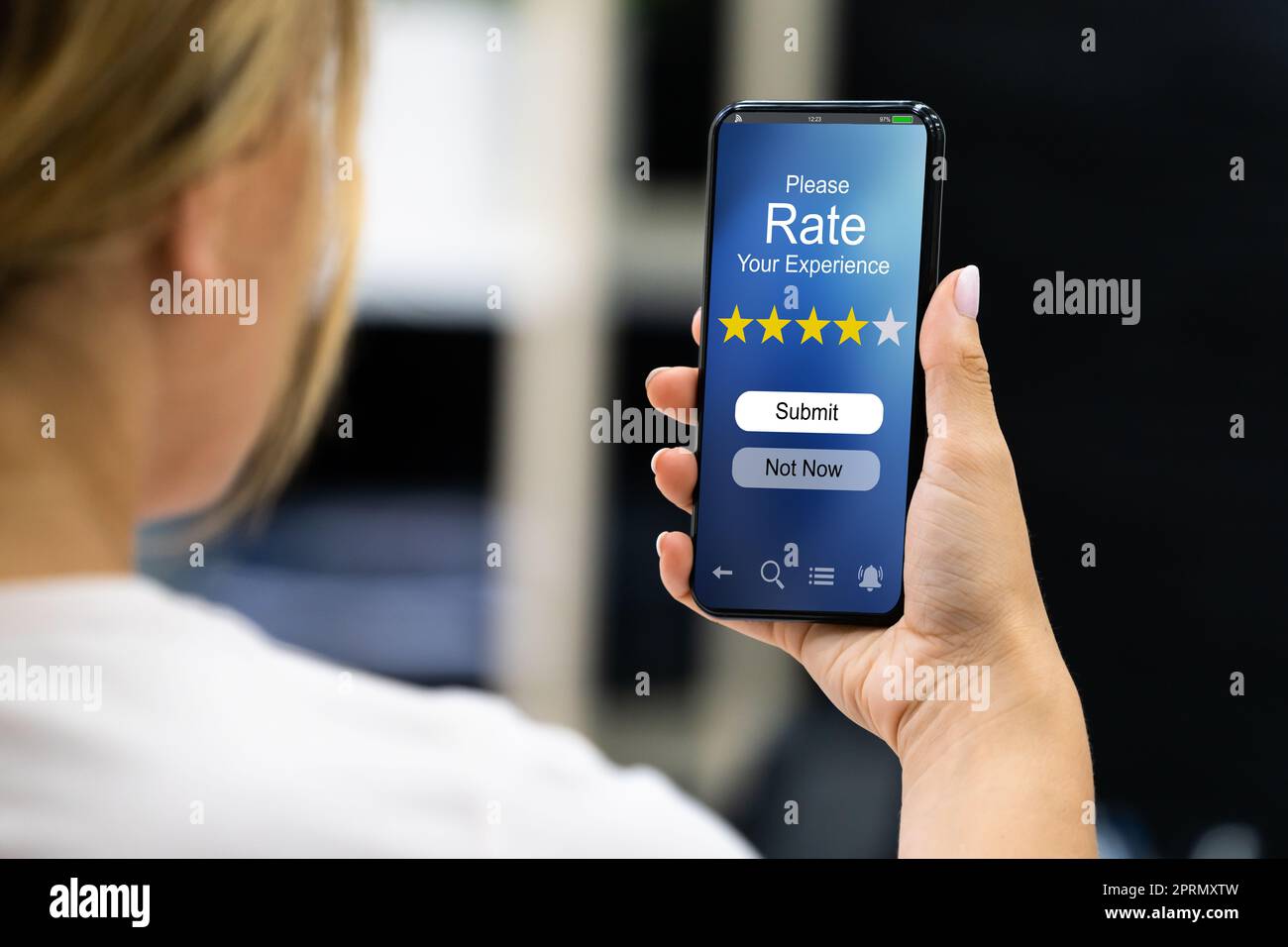 Online Survey On Mobile Phone. Customer Questionnaire Stock Photo Alamy