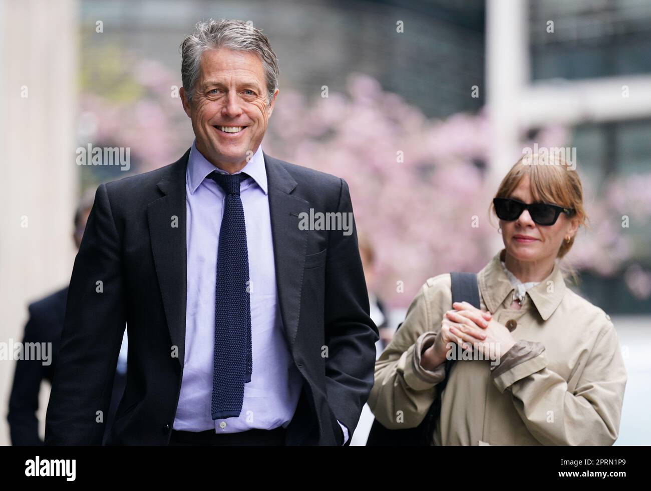 hugh-grant-arrives-at-the-rolls-buildings-in-central-london-for-the