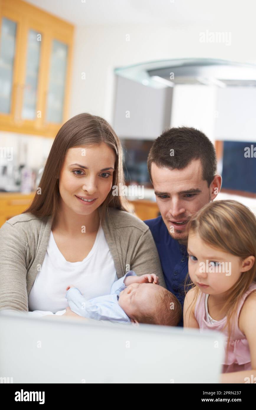 Gathered family hi-res stock photography and images - Alamy
