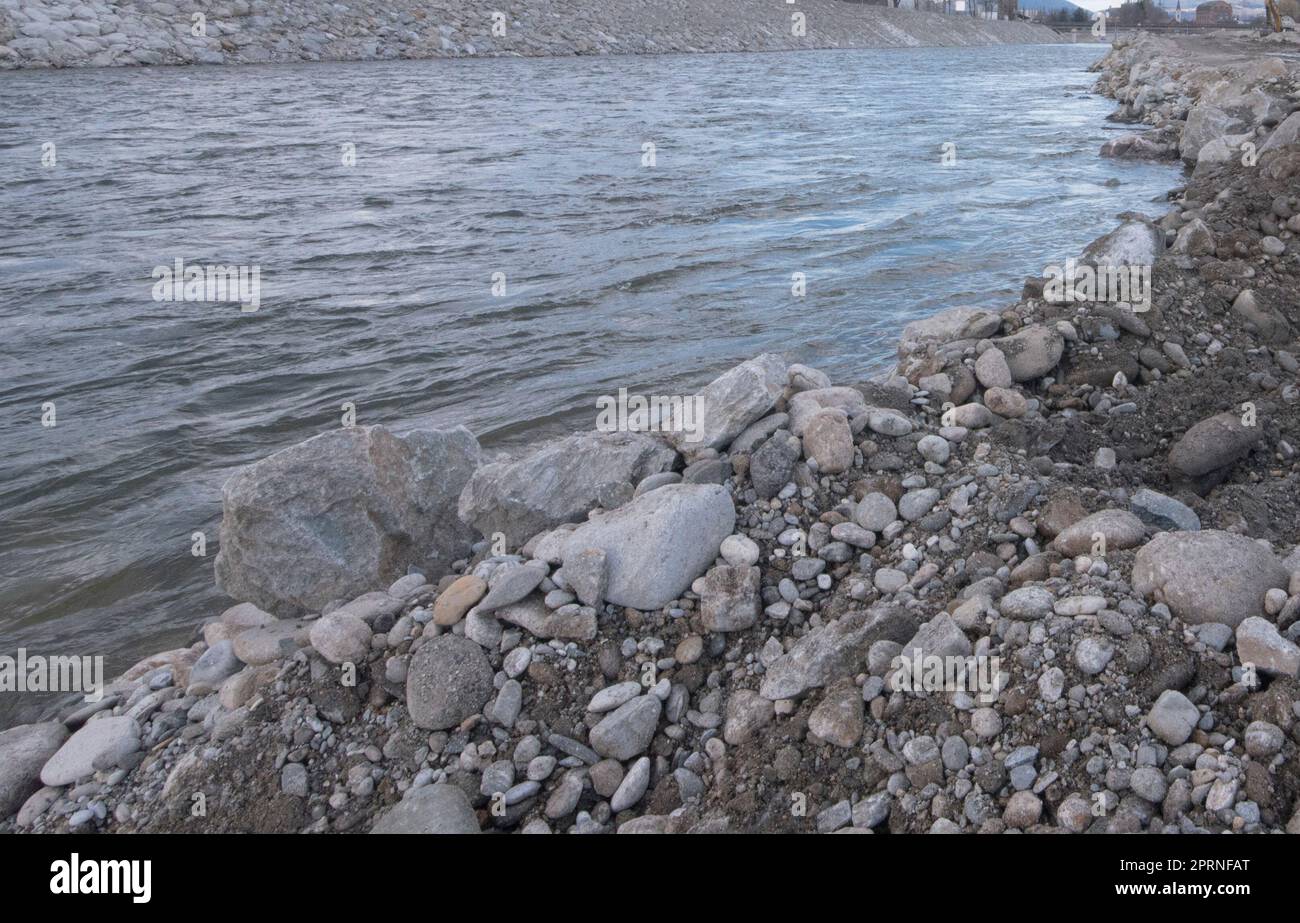 construction aggregate in river regulation, hydraulic engineering and