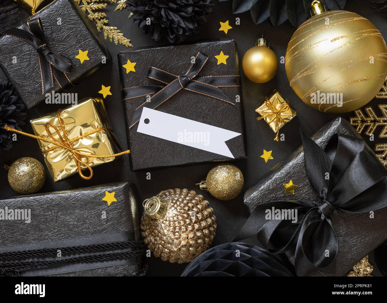 Golden black gift box hi-res stock photography and images - Page 3 - Alamy