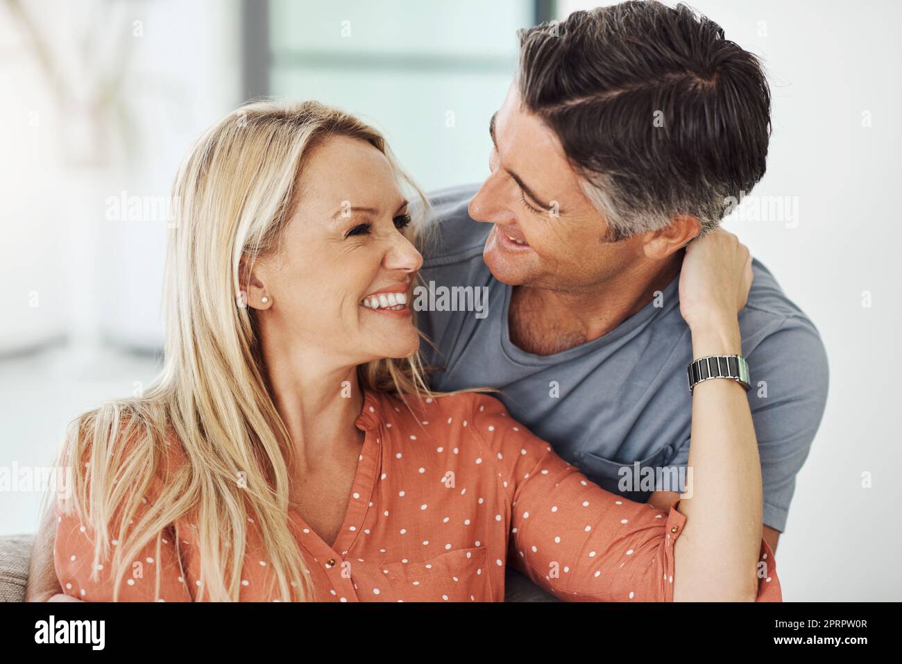 Intimate mature couple hi-res stock photography and images - Alamy