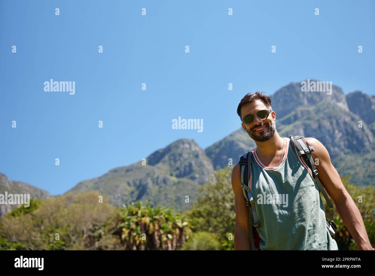Fit guy long hair hi-res stock photography and images - Alamy