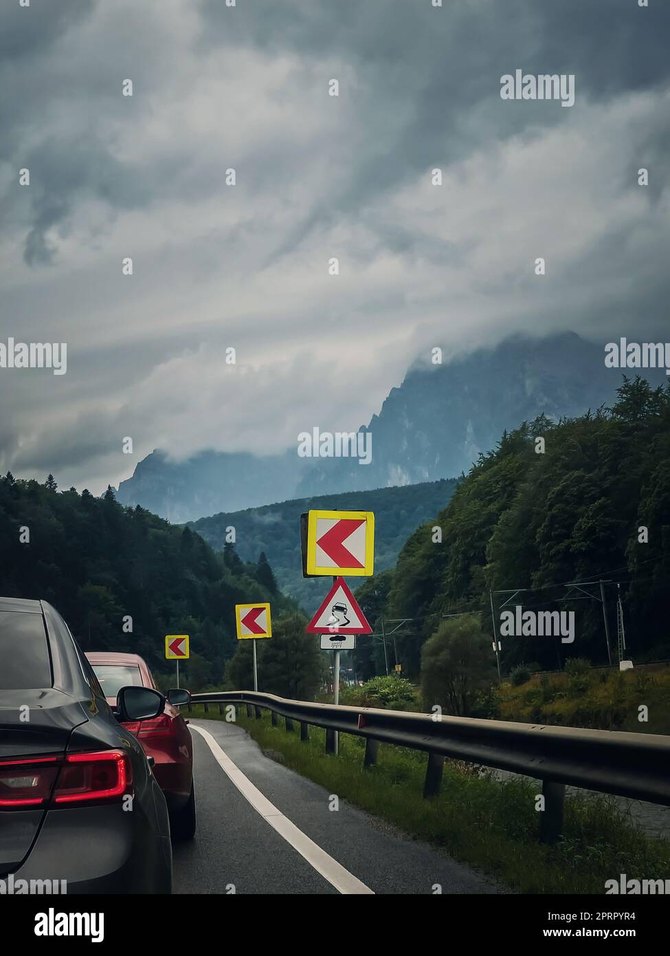 Vehicle drive on asphalt serpentine hi res stock photography and images