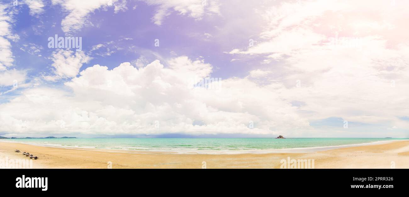 Tropical coastline in sunny hi-res stock photography and images - Alamy
