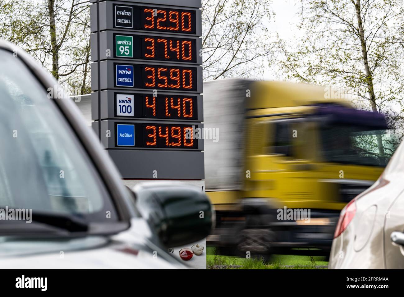 Trebechovice Pod Orebem, Czech Republic. 27th Apr, 2023. Benzina gas station in Trebechovice pod Orebem, Czech Republic, April 27, 2023. Fuel in the Czech Republic has become cheaper by tens of pennies over the past week. Credit: David Tanecek/CTK Photo/Alamy Live News Stock Photo