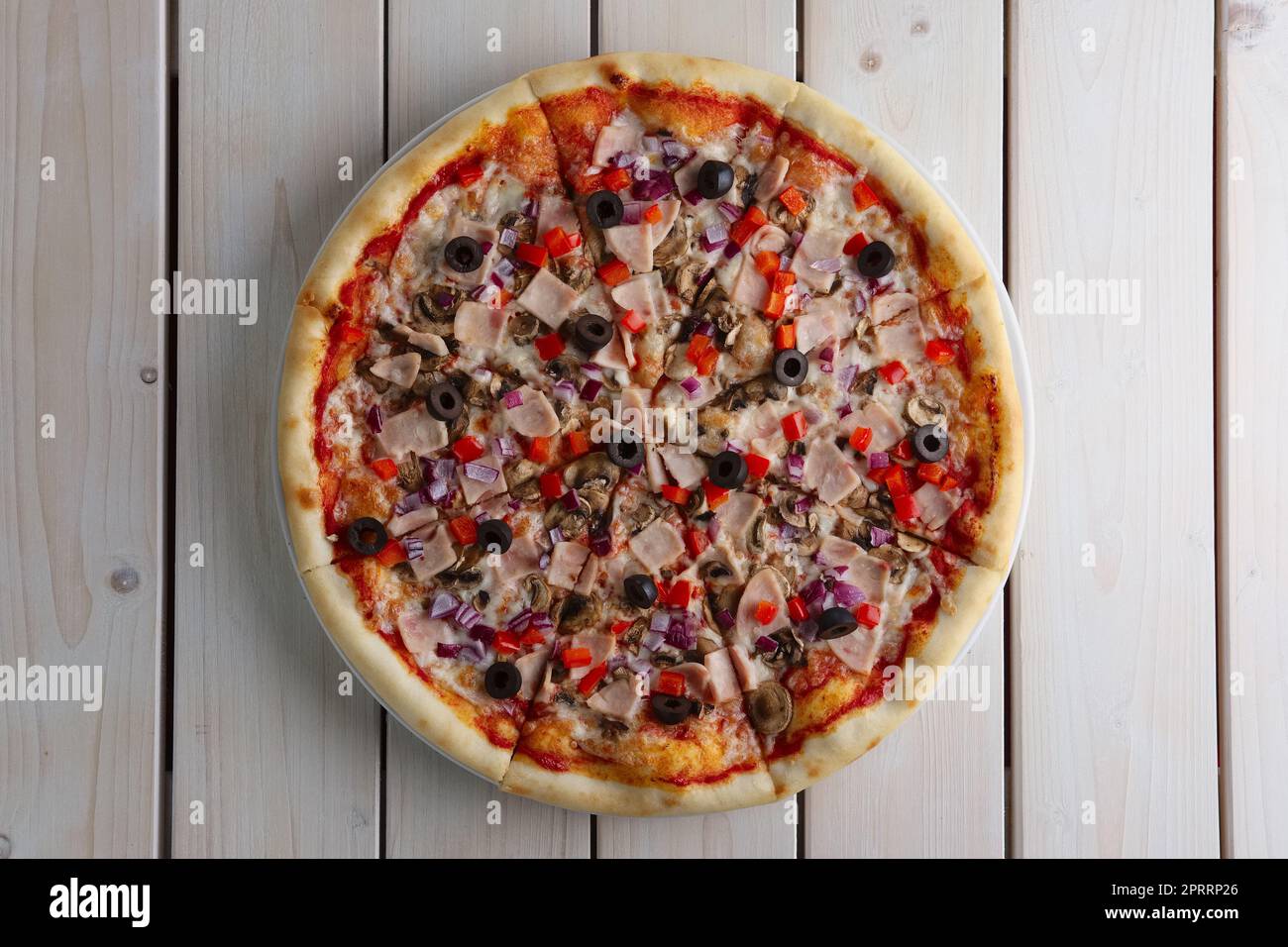 Photo of a pizza hi-res stock photography and images - Page 26 - Alamy