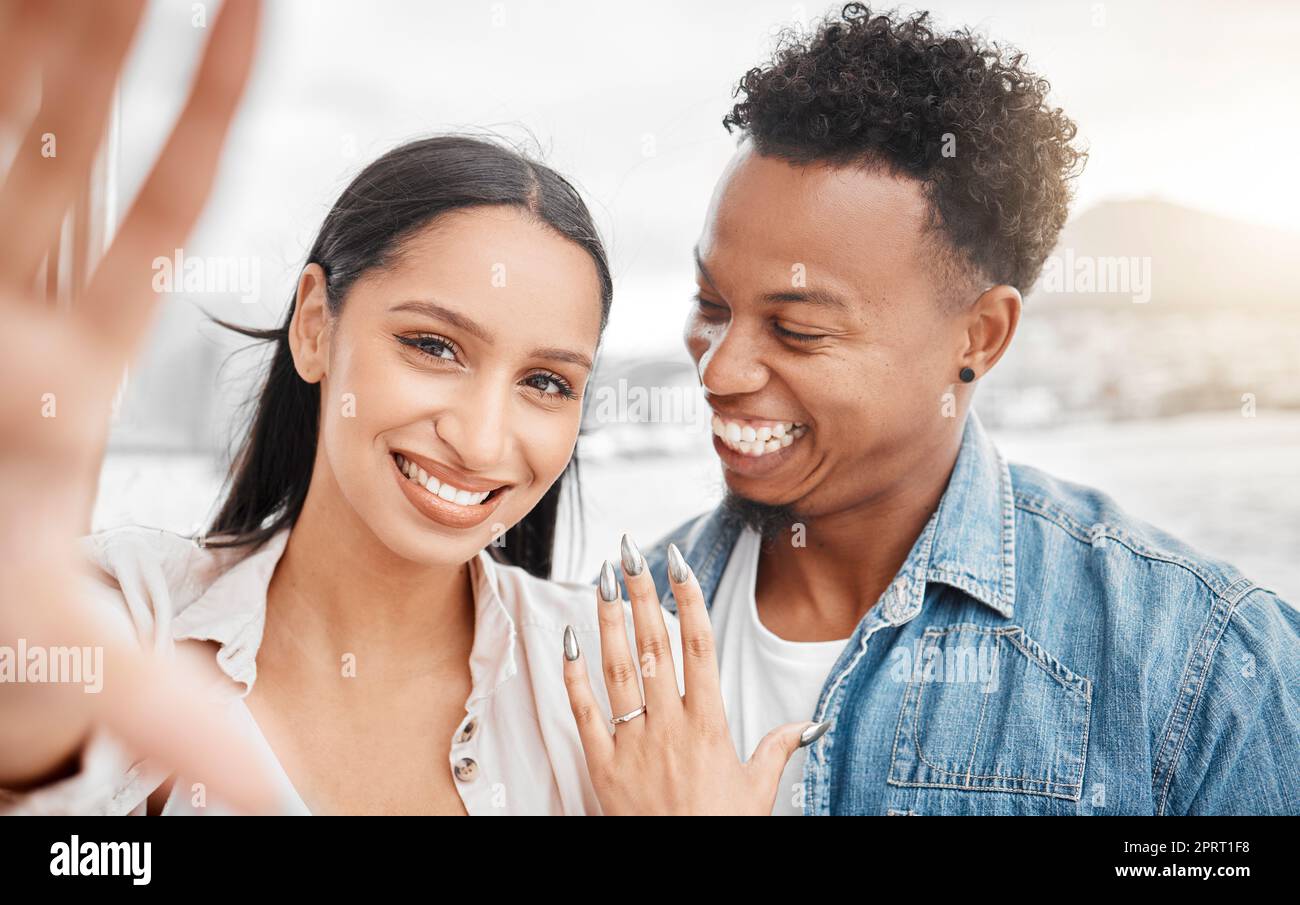Wedding ring hand outside hi res stock photography and images Alamy