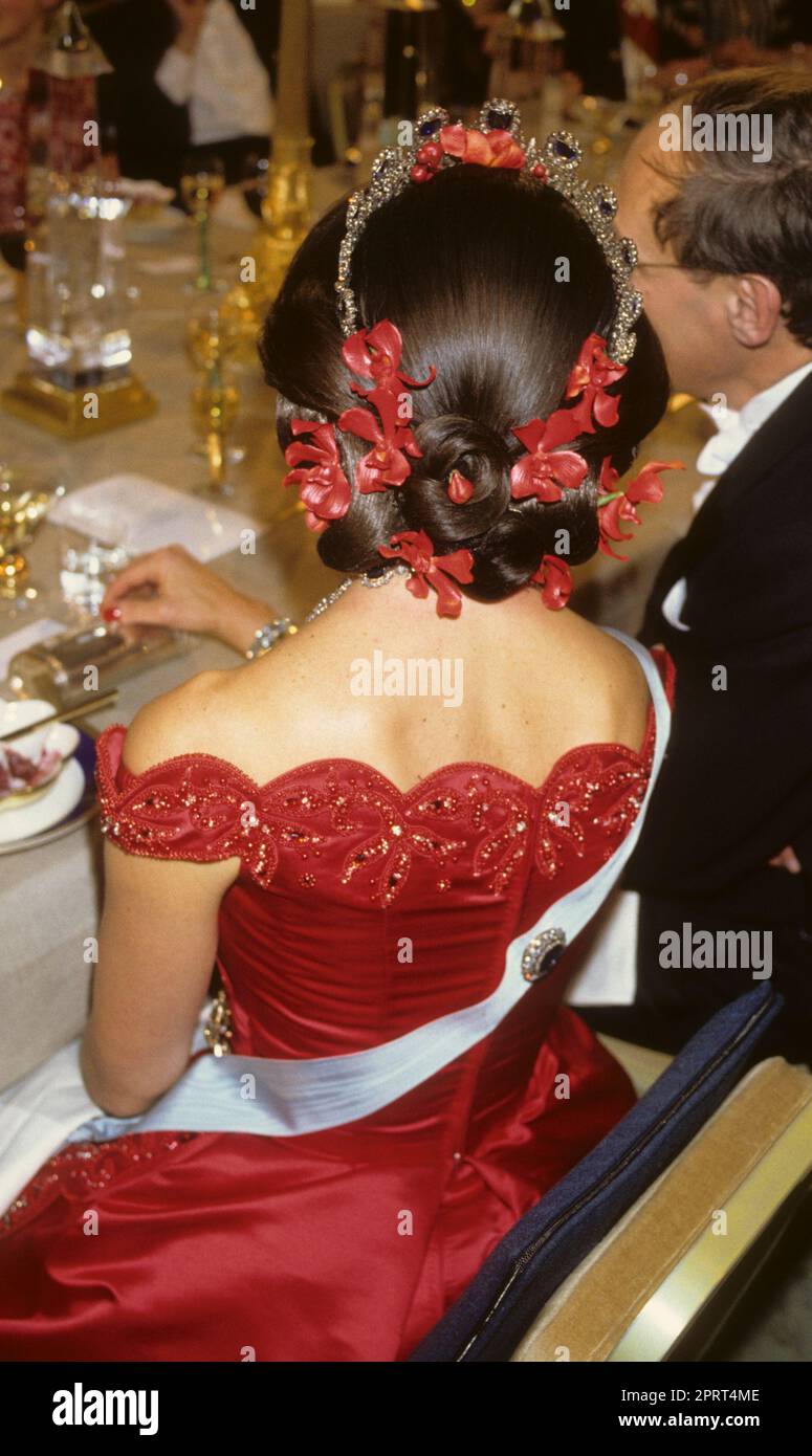 QUEEN SILVIA OF SWEDEN and her hairstyle with jewelry and decorations for the Nobel dinner Stock Photo