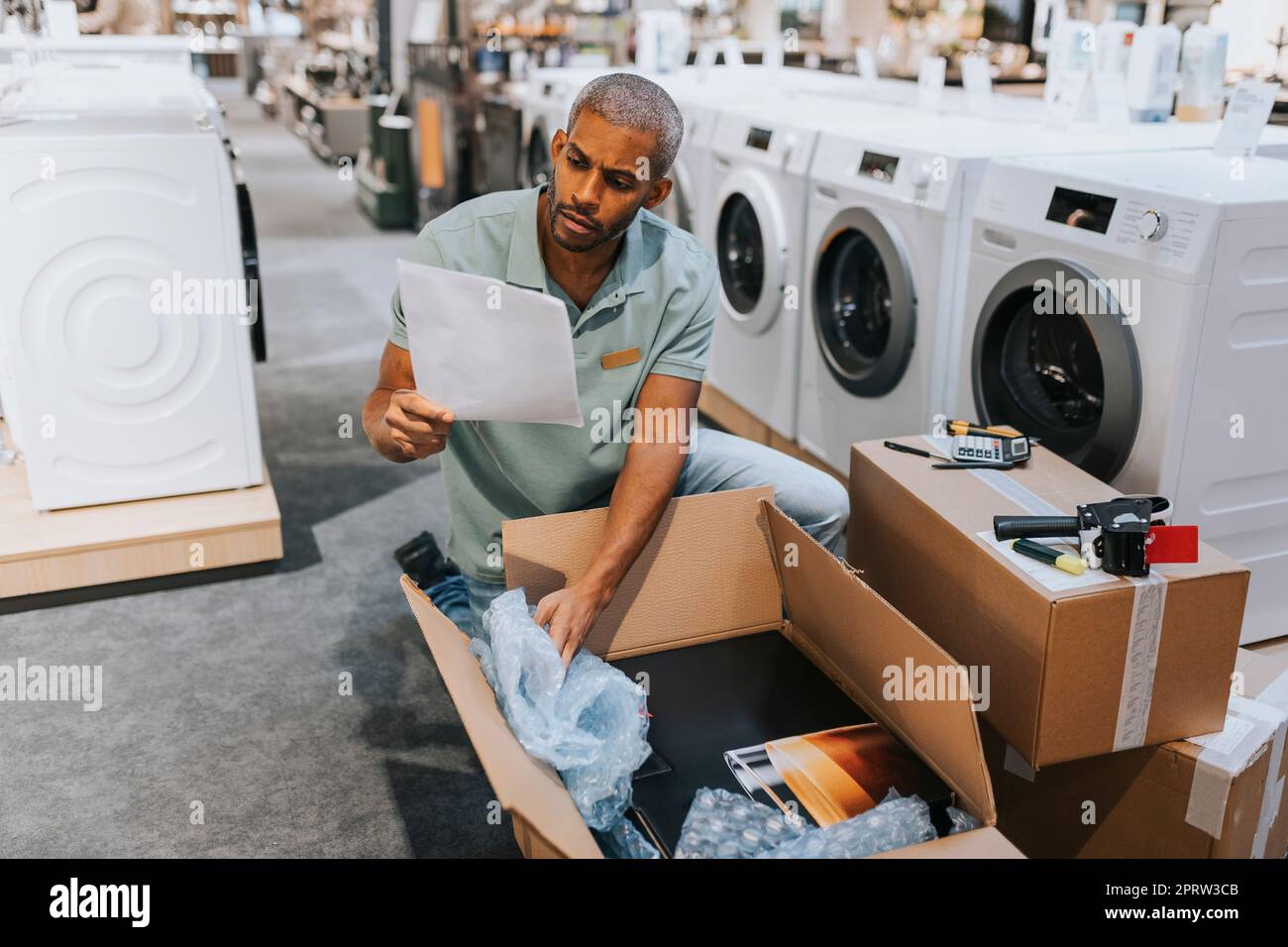 Electrical shop sales hi res stock photography and images Alamy
