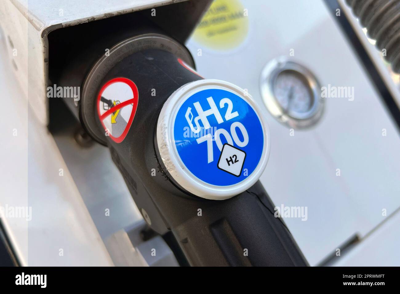 Munich, Deutschland. 27th Apr, 2023. Fuel nozzle at a gas pump of a