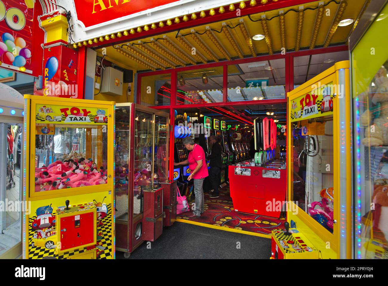 Seaside amusements arcade. Paignton, Devon, UK Stock Photo Alamy