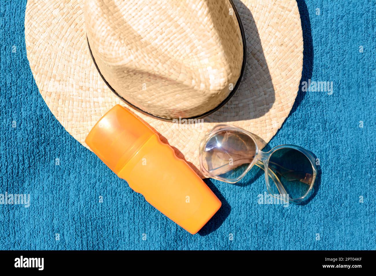 Sunblock hat hi-res stock photography and images - Page 2 - Alamy