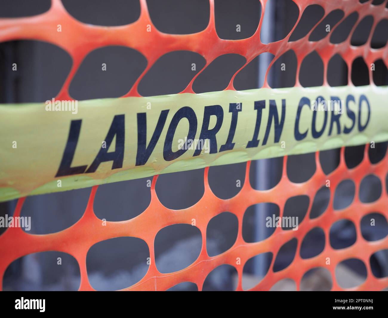 lavori in corso translation works in progress sign Stock Photo - Alamy