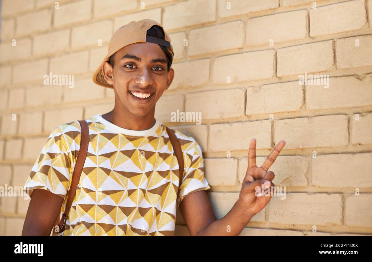 Portrait indian boy showing sign hi-res stock photography and images ...