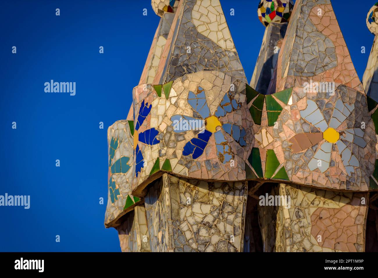 Chimneys of Casa Batlló designed by Antoni Gaudí and decorated with trencadís mosaic (Barcelona, Catalonia, Spain) ESP: Chimeneas de la Casa Batló Stock Photo