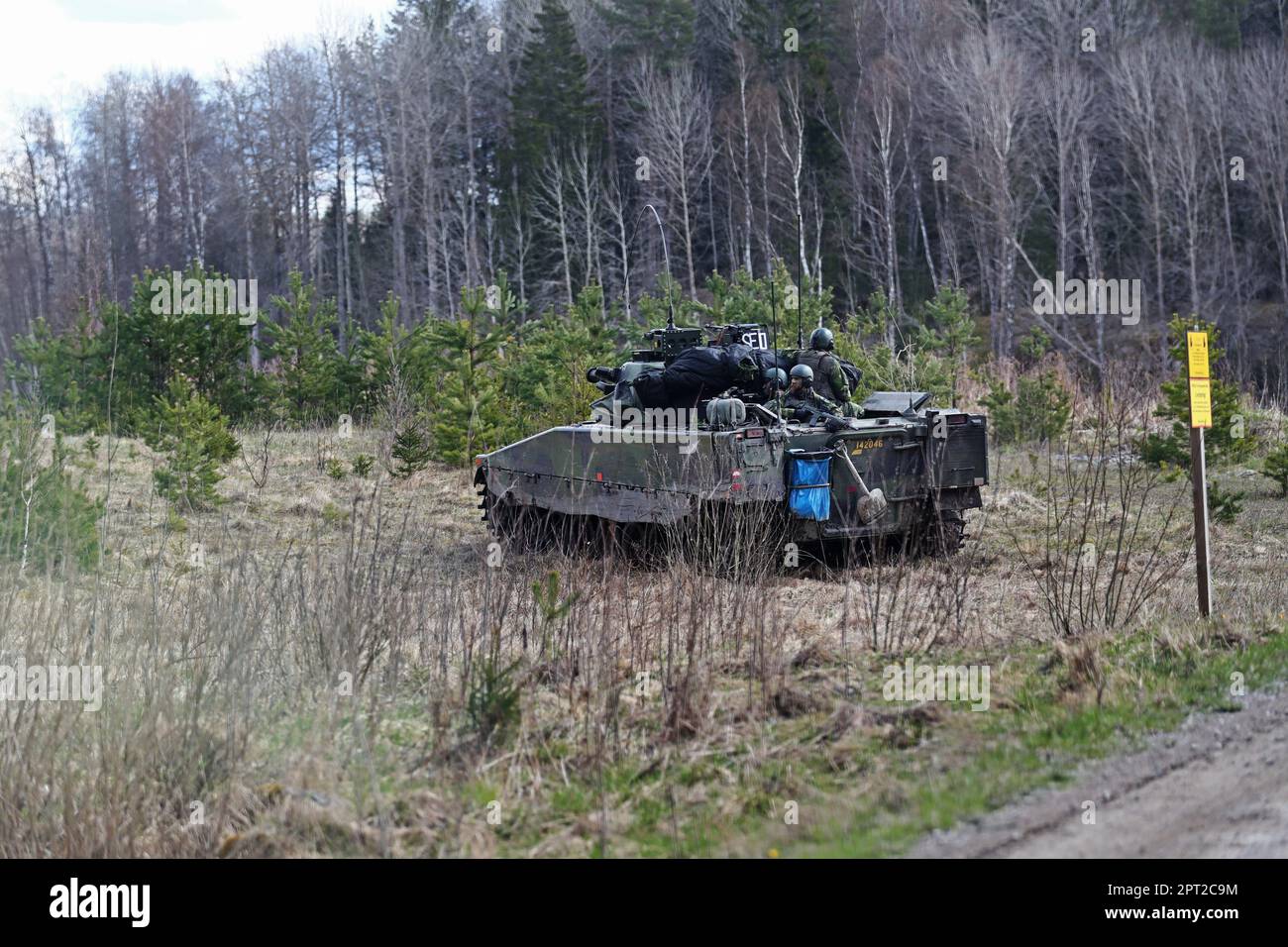 Swedish soldiers on Combat Vehicle 90 (CV90), In Swedish: Stridsfordon ...