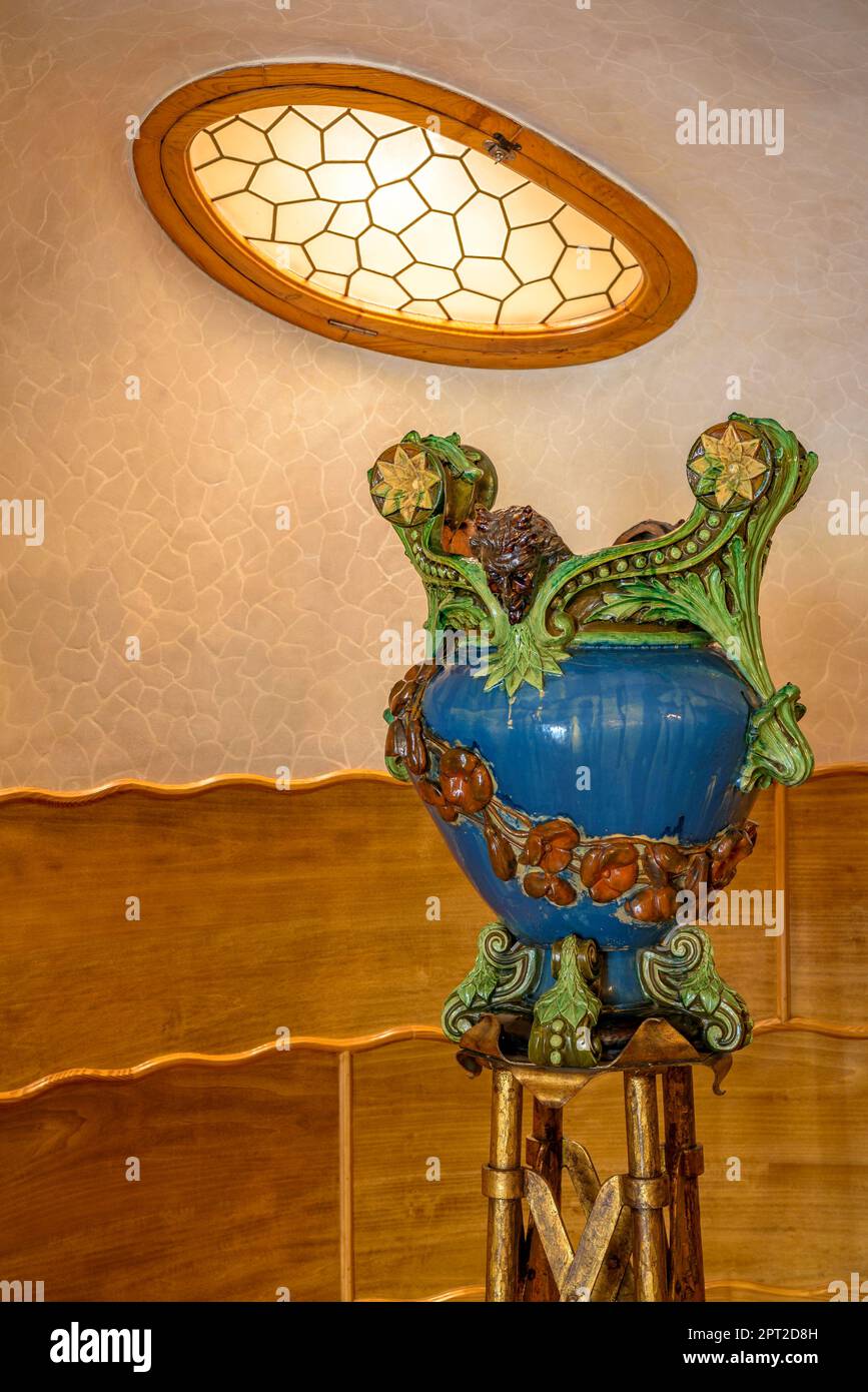 Ceramic vase designed by Antoni Gaudí and located in the lobby of the  stairs to the noble floor of Casa Batlló (Barcelona, Catalonia, Spain Stock  Photo - Alamy