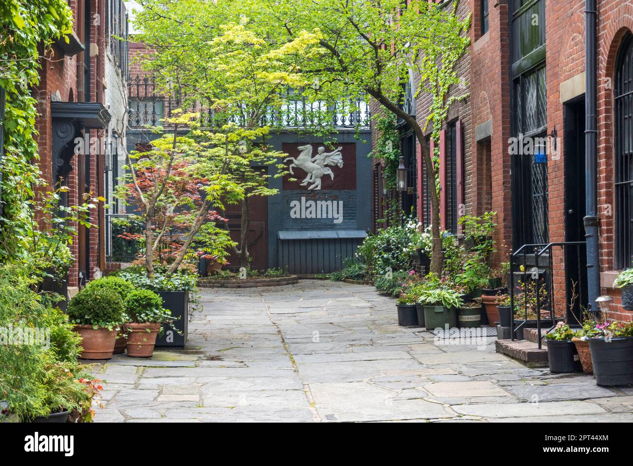 Sniffen court hires stock photography and images Alamy