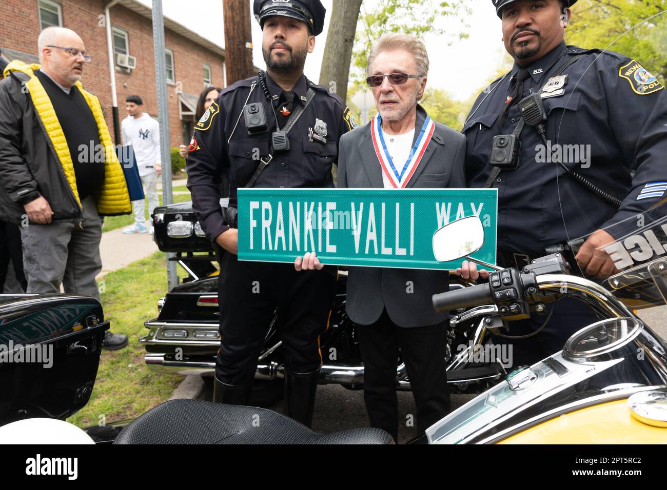 Newark, New Jersey, USA. 27th Apr, 2023. FRAKIE VALLI surrounded Newark