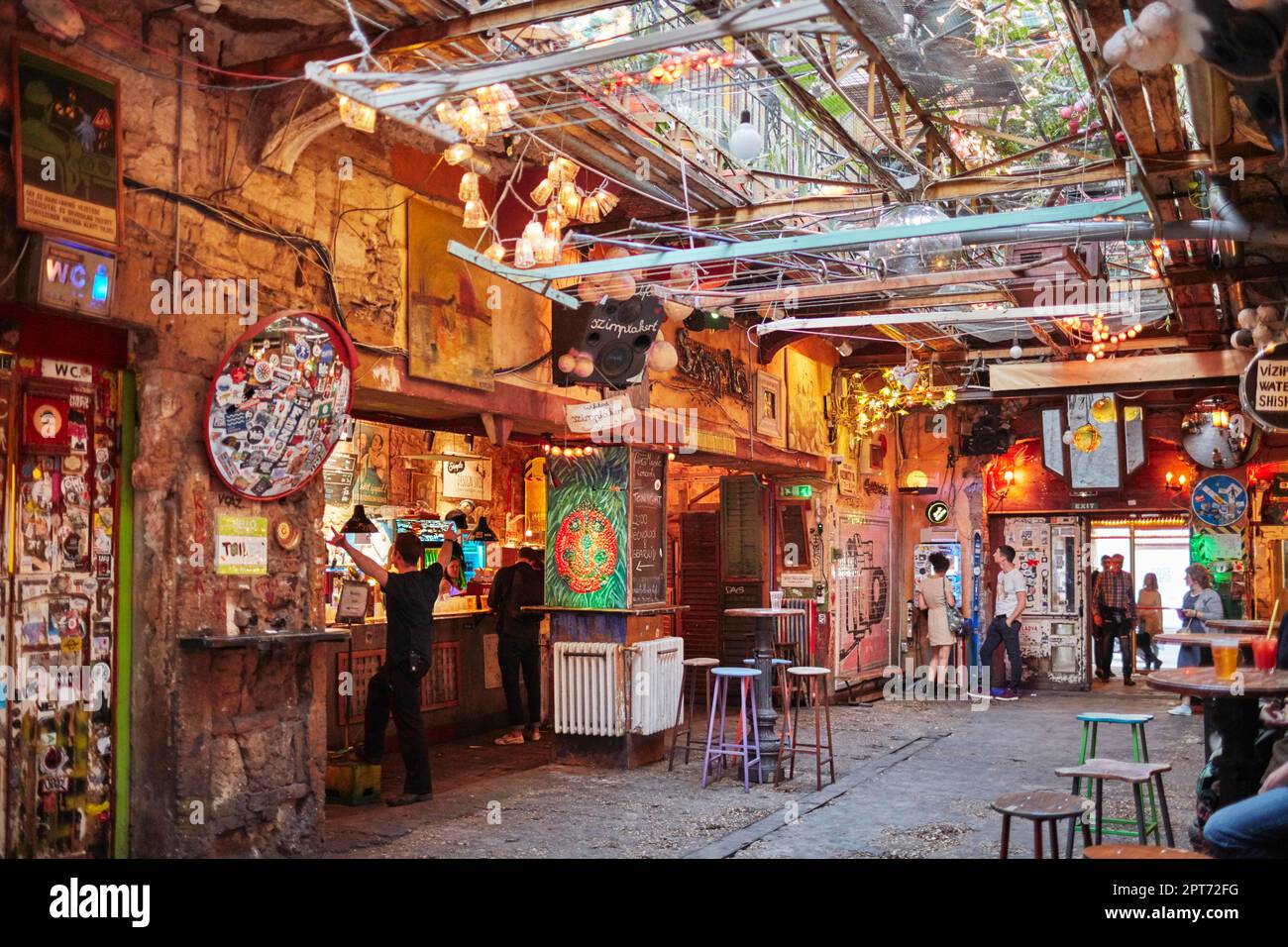 Szimpla Kert Ruin Bar Hi res Stock Photography And Images Alamy
