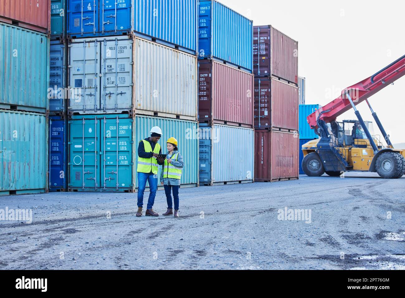 Delivery, logistics and leader coaching at a container supply chain