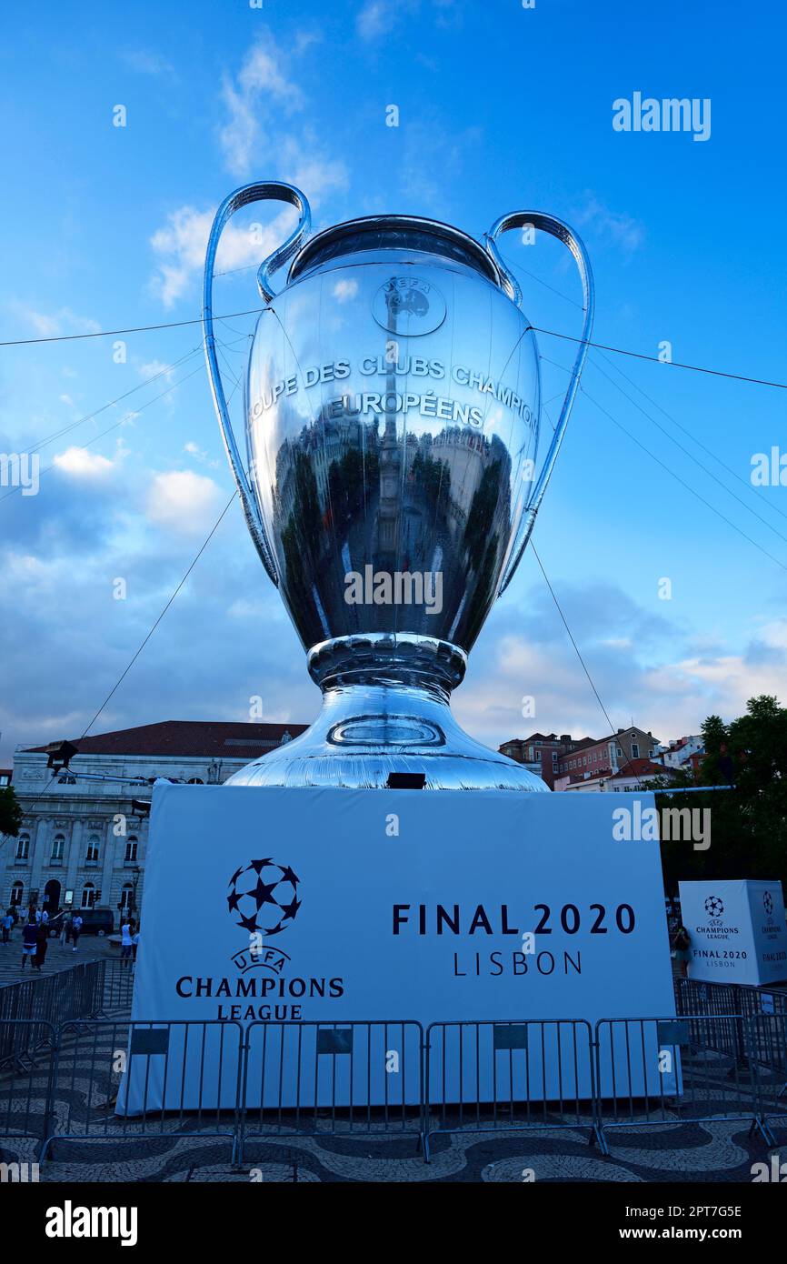 Portuguese league trophy hi-res stock photography and images - Alamy