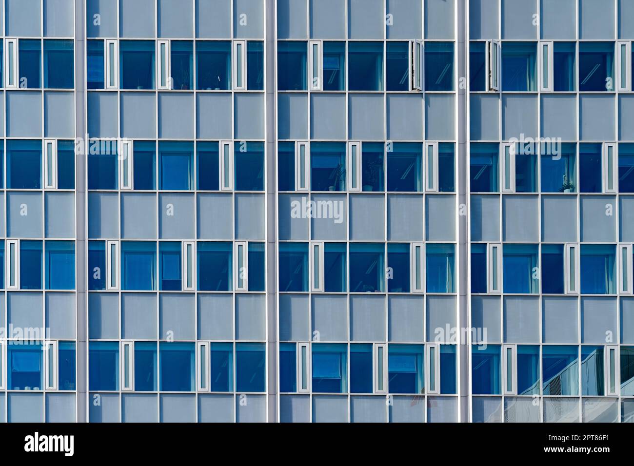 Multiple Window Building Facade of an office building with many windows Stock Photo - Alamy