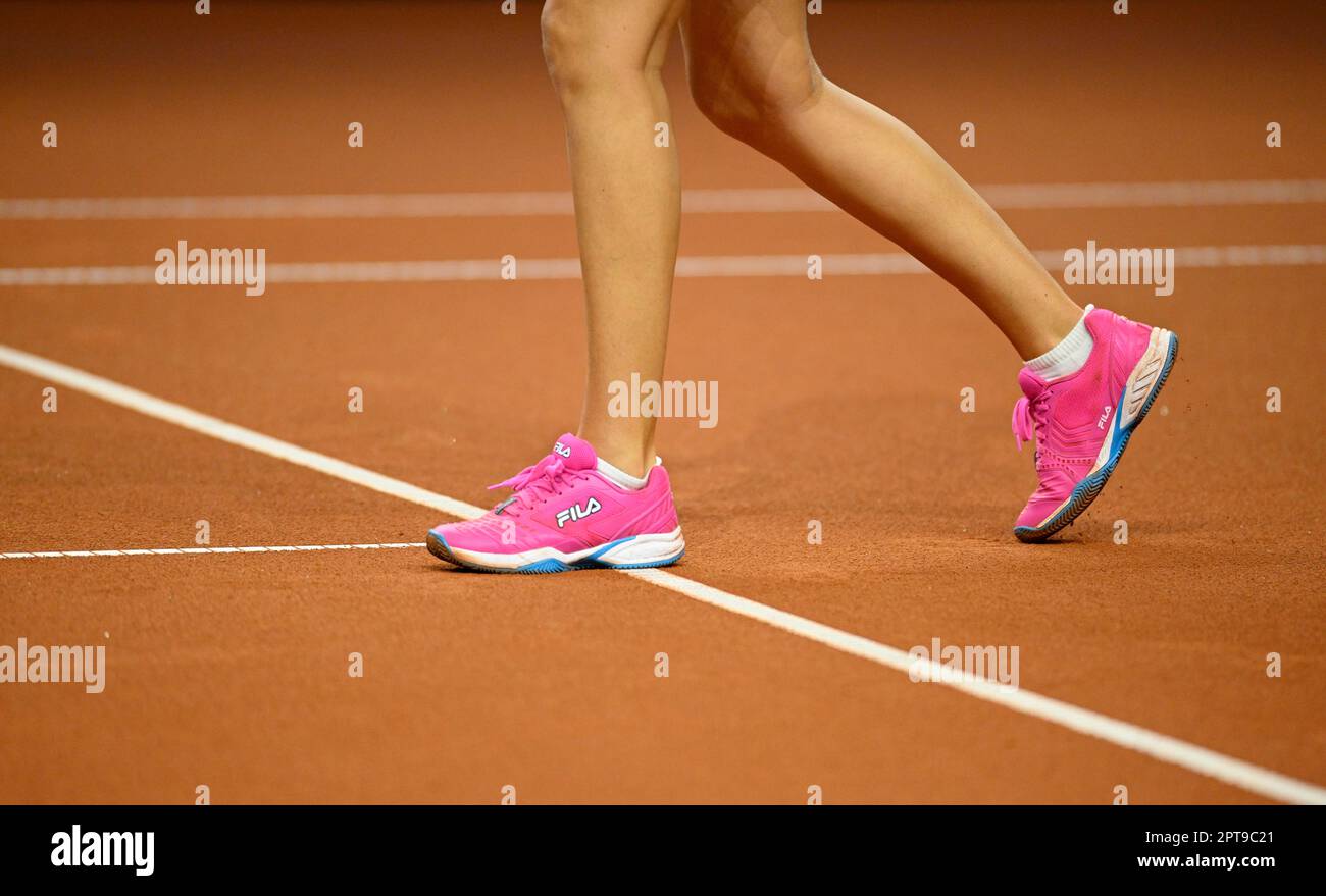 Karolina Pliskova (CZE) tennis shoes pink, Porsche Tennis Grand Prix