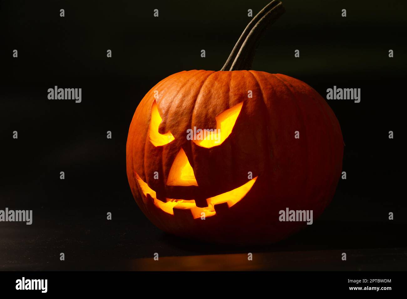 Scary jack olantern pumpkin hi-res stock photography and images - Alamy