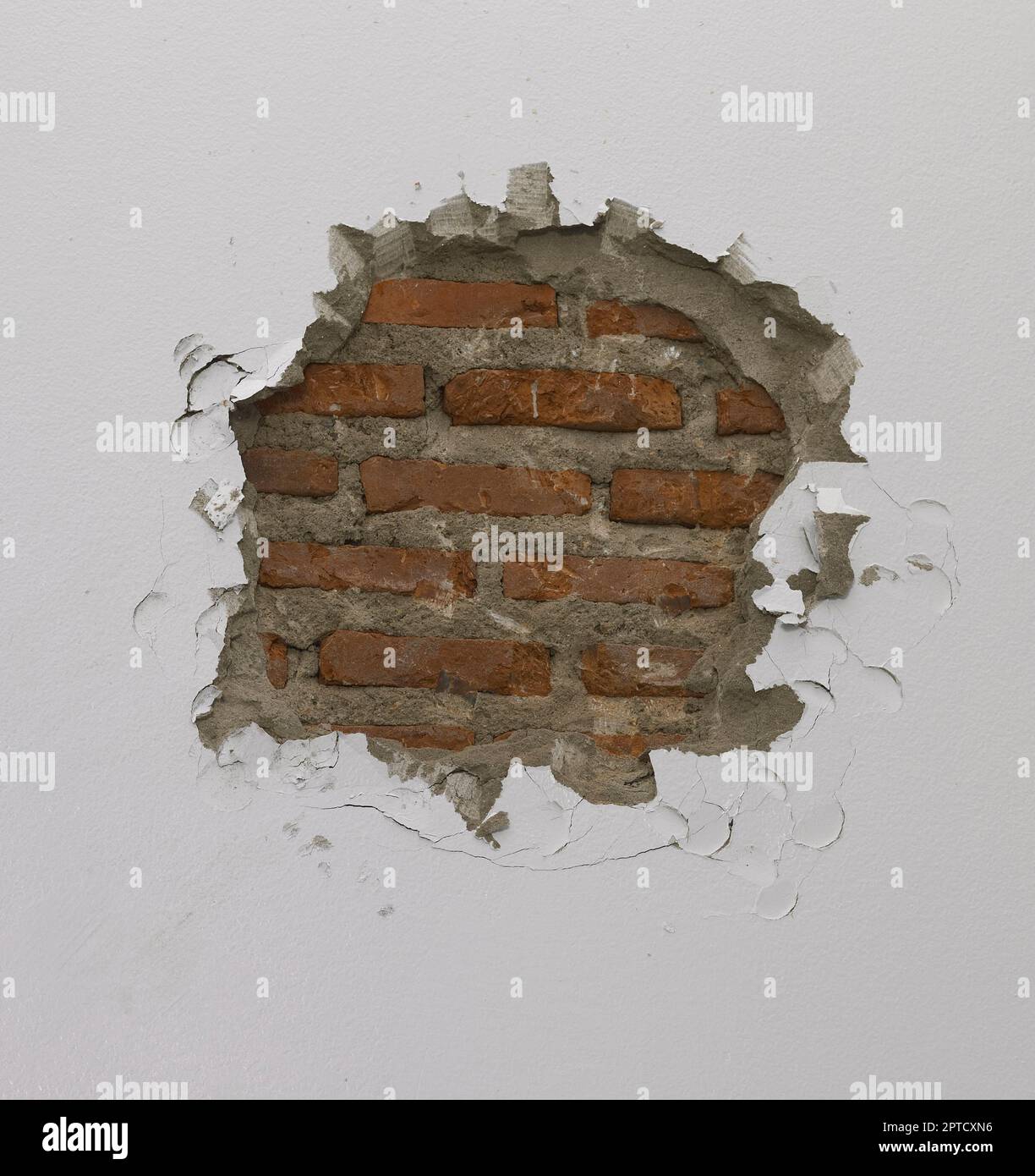 Old concrete wall broken tiles hi-res stock photography and images - Alamy