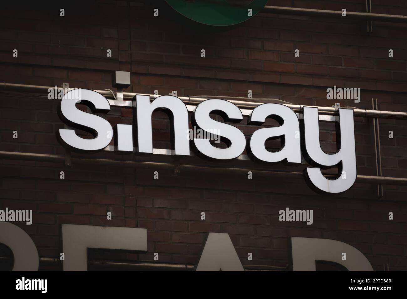 Picture of a sign with the logo of Sinsay on their main store for Szeged,  hungary. Sinsay is a fashion retailer from poland, part of the group LPP  Stock Photo - Alamy
