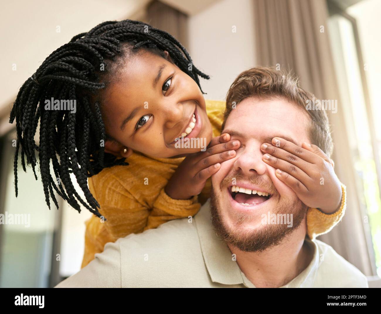 Hide and seek game hi-res stock photography and images - Alamy