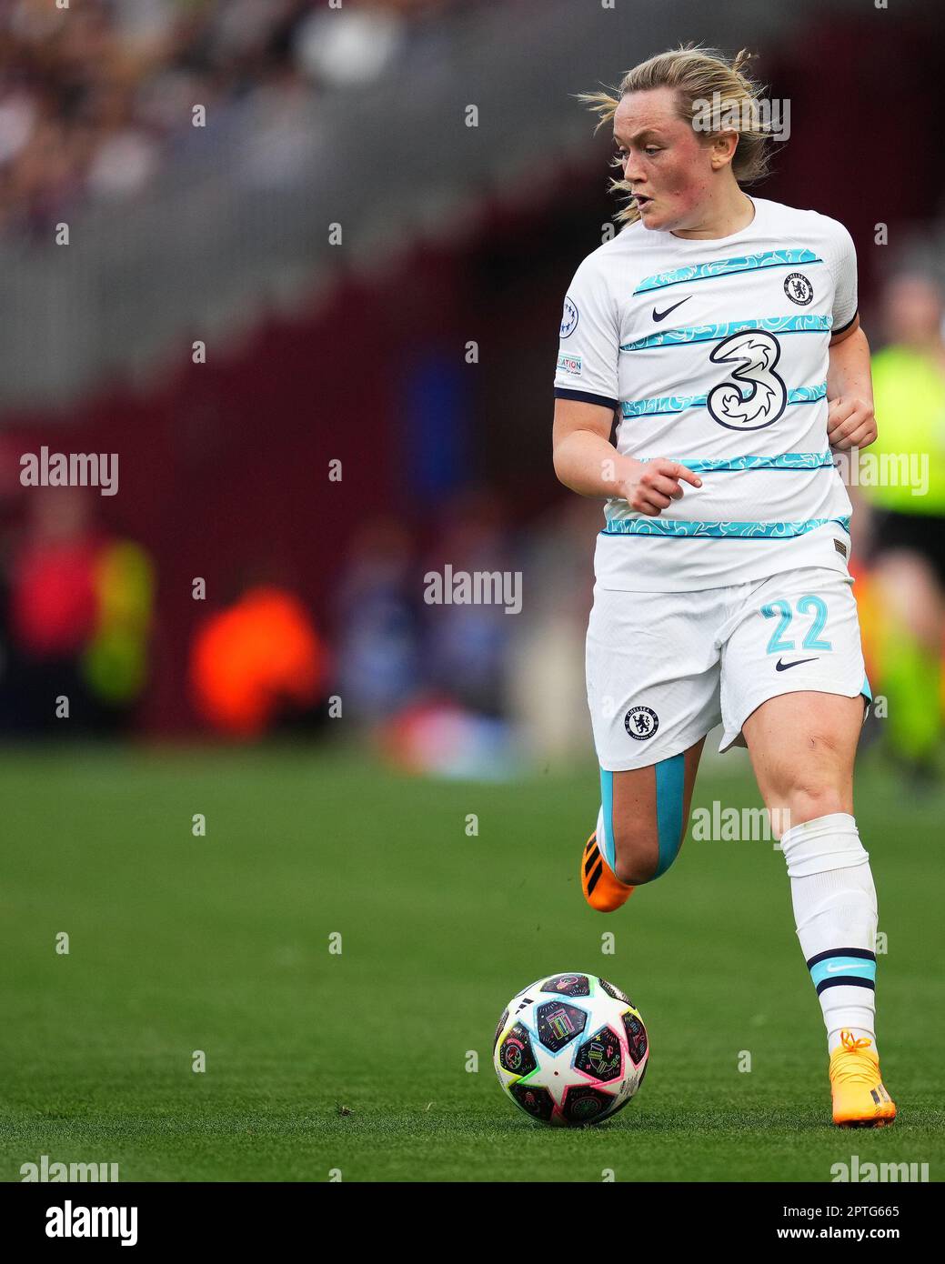 Erin Cuthbert of Chelsea FC during the UEFA Womens Champions League match, Semi-Finals, 2nd leg between FC Barcelona v Chelsea FC played at Spotify Camp Nou Stadium on April 27, 2023 in Barcelona, Spain. (Photo by Colas Buera / PRESSIN) Stock Photo